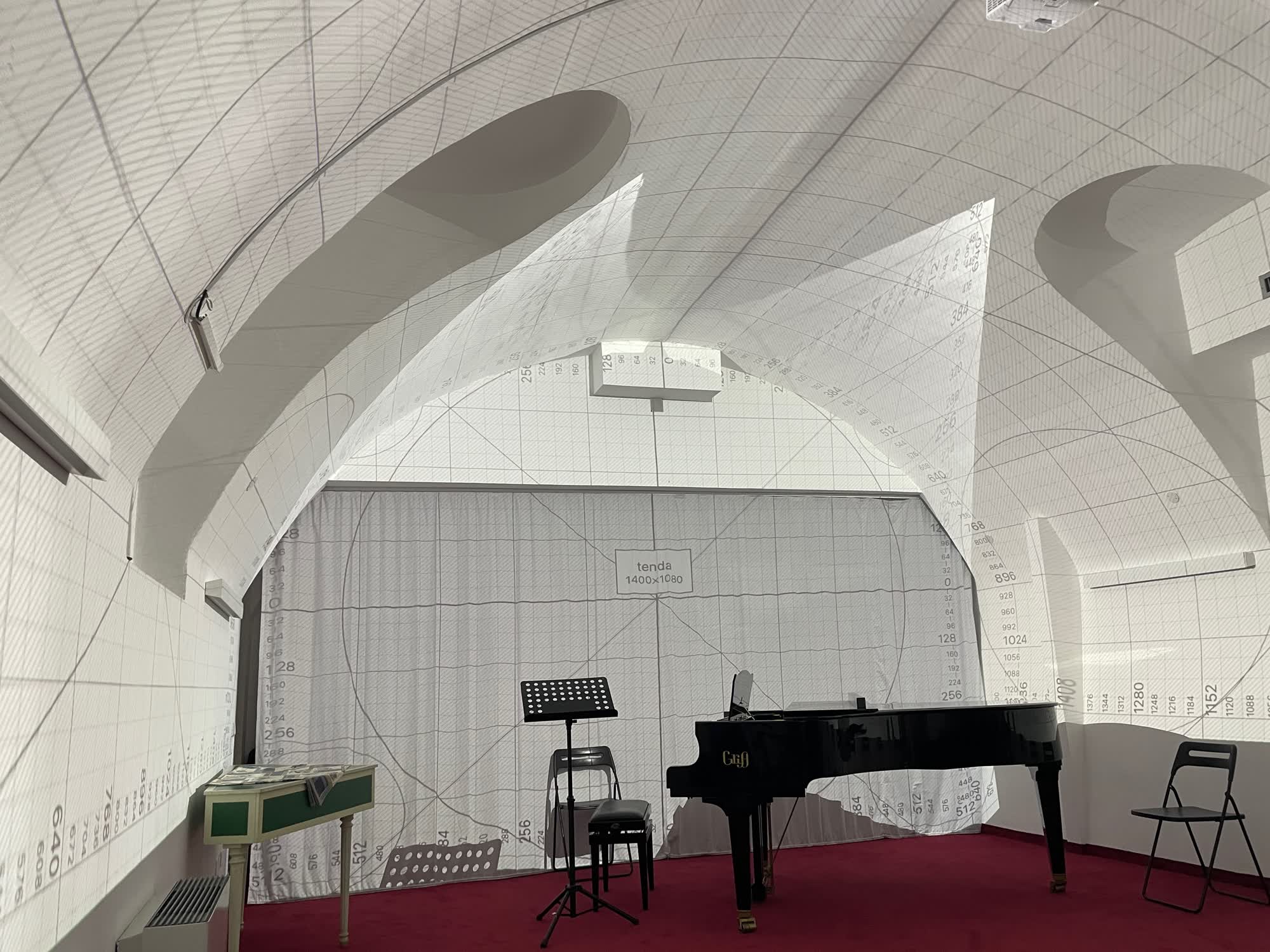 La sala SIMM durante la calibrazione delle superfici